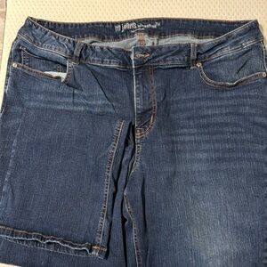 Maurice’s mid rise blue jeans.  Size 22W Long